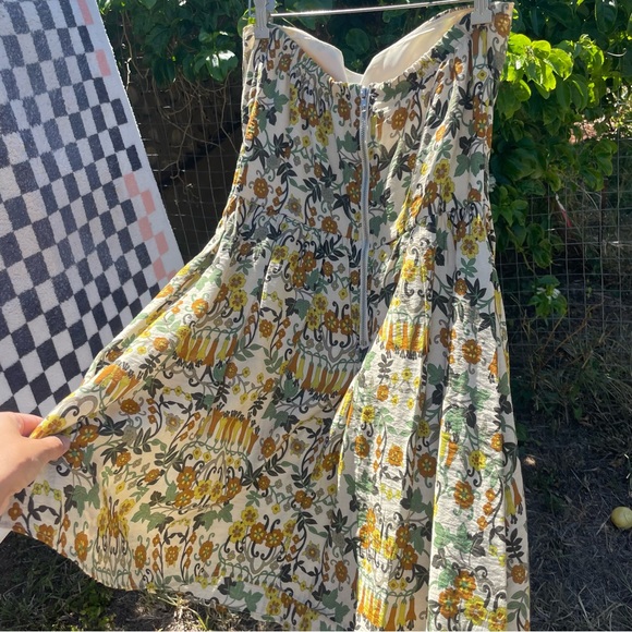 70s Floral Mini Dress // Warm Neutrals // L? - Picture 4 of 6